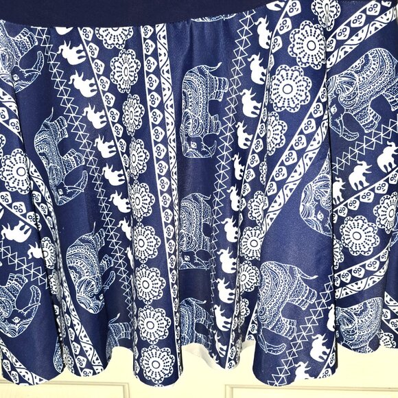 Women Size XLWhite and Blue Summer Dress with Elephants - Picture 5 of 10